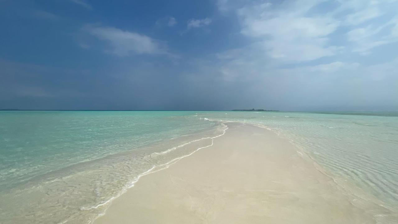 Dhiffushi White Sand Beach Exterior photo